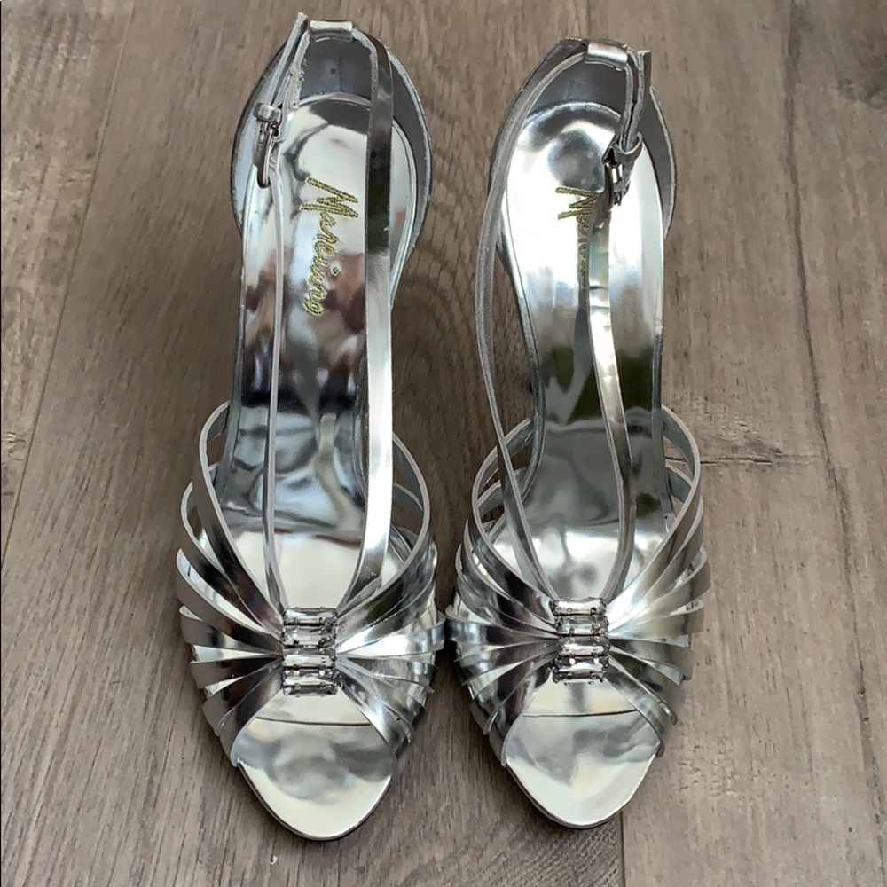 Mint use tanya2 silver leather stilettos